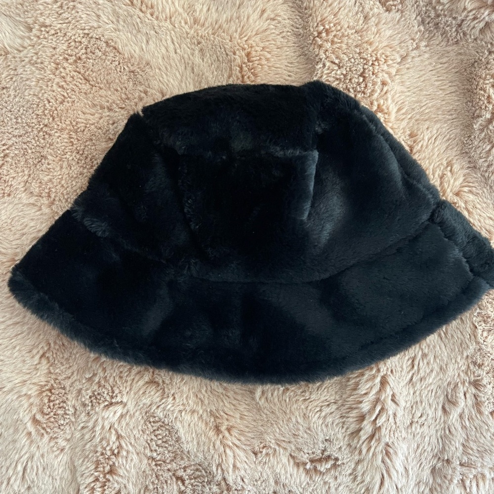 Black Faux Fur Bucket Hat